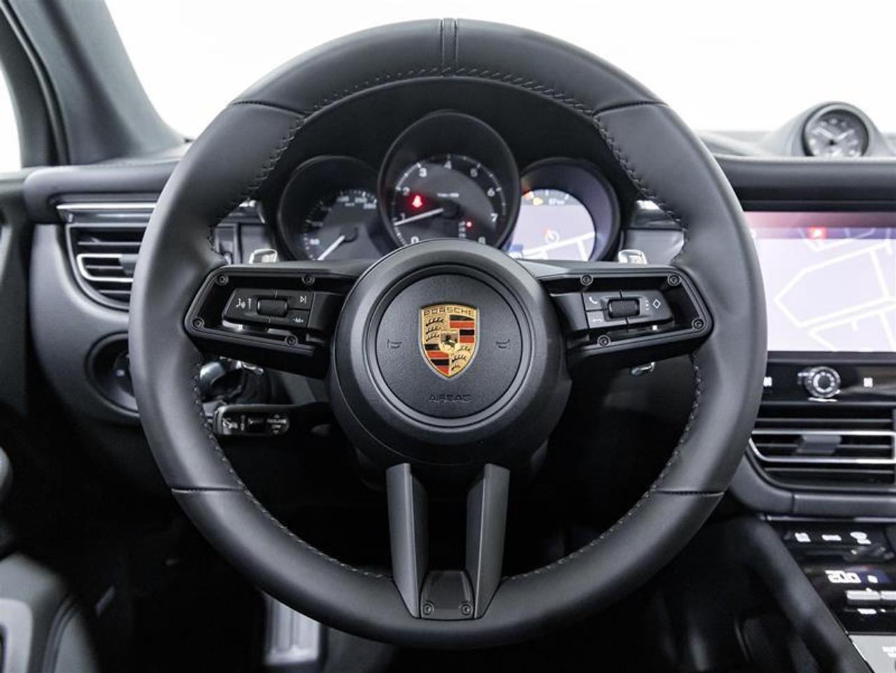 2026 Porsche Macan  Photo