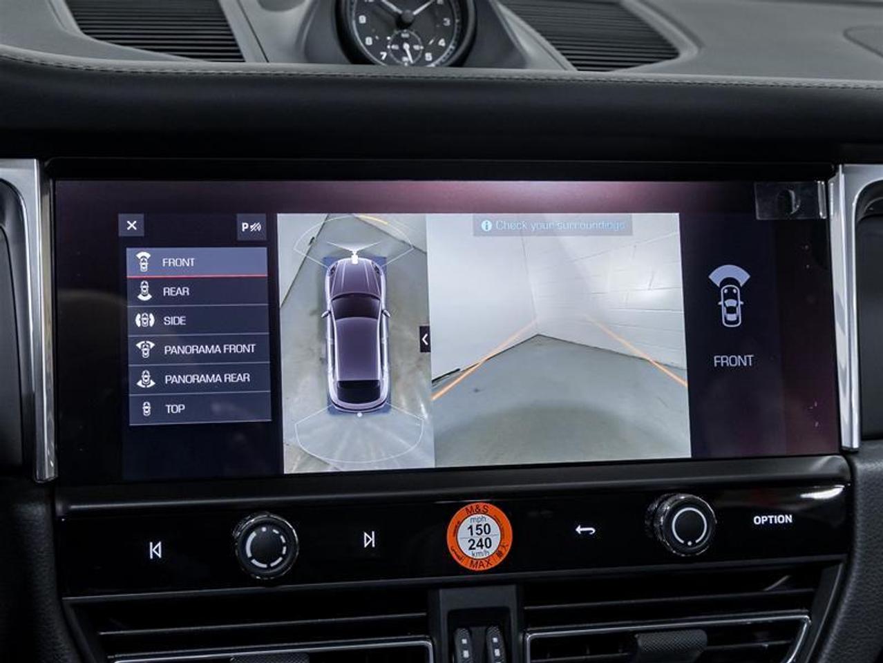 2026 Porsche Macan  Photo