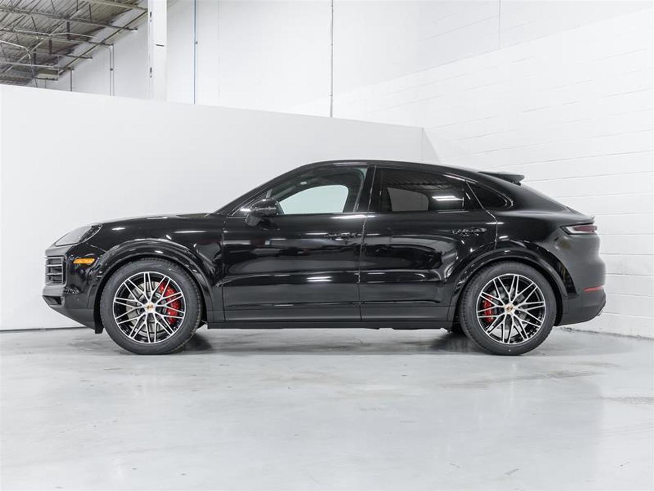 2026 Porsche Cayenne  Photo3