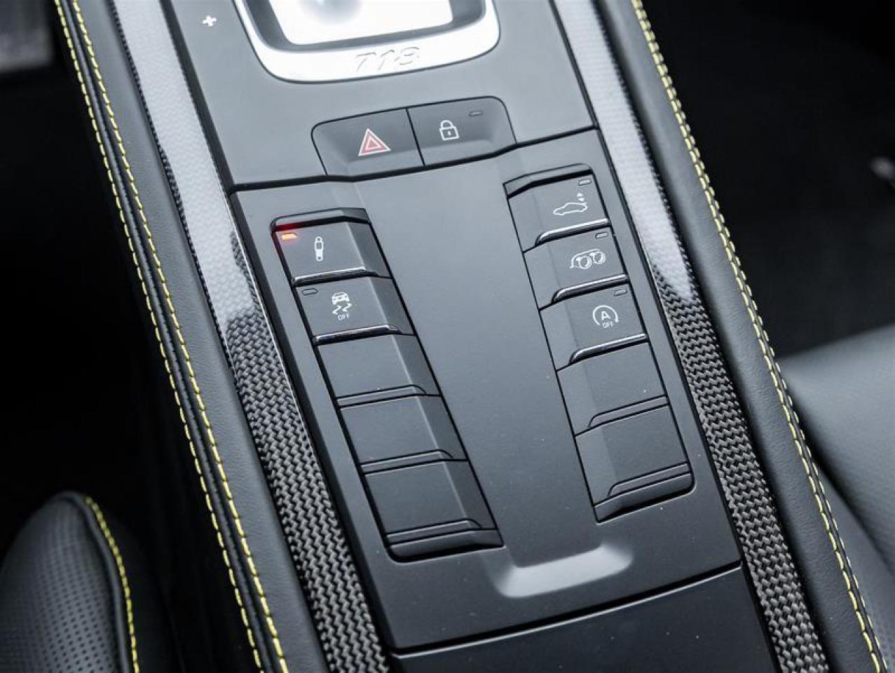 2025 Porsche 718 Cayman  Photo