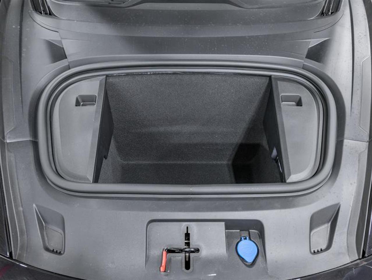 2026 Porsche Taycan  Photo2