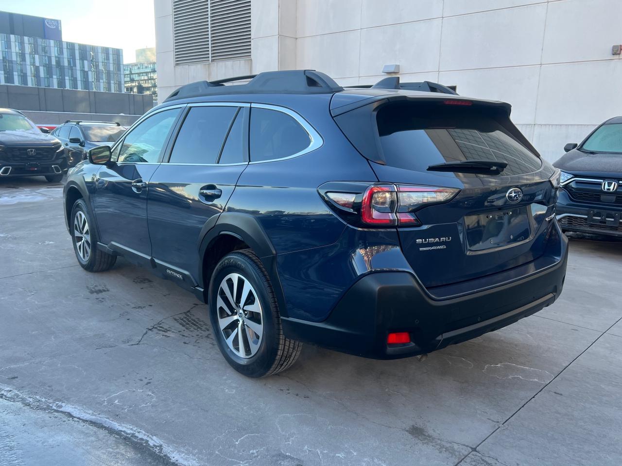 2023 Subaru Outback Touring 4dr All-Wheel Drive Photo4