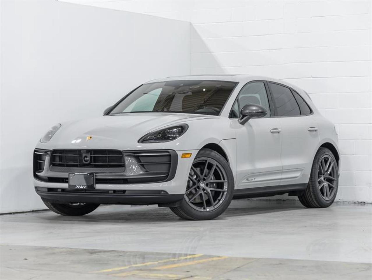 2026 Porsche Macan  Photo