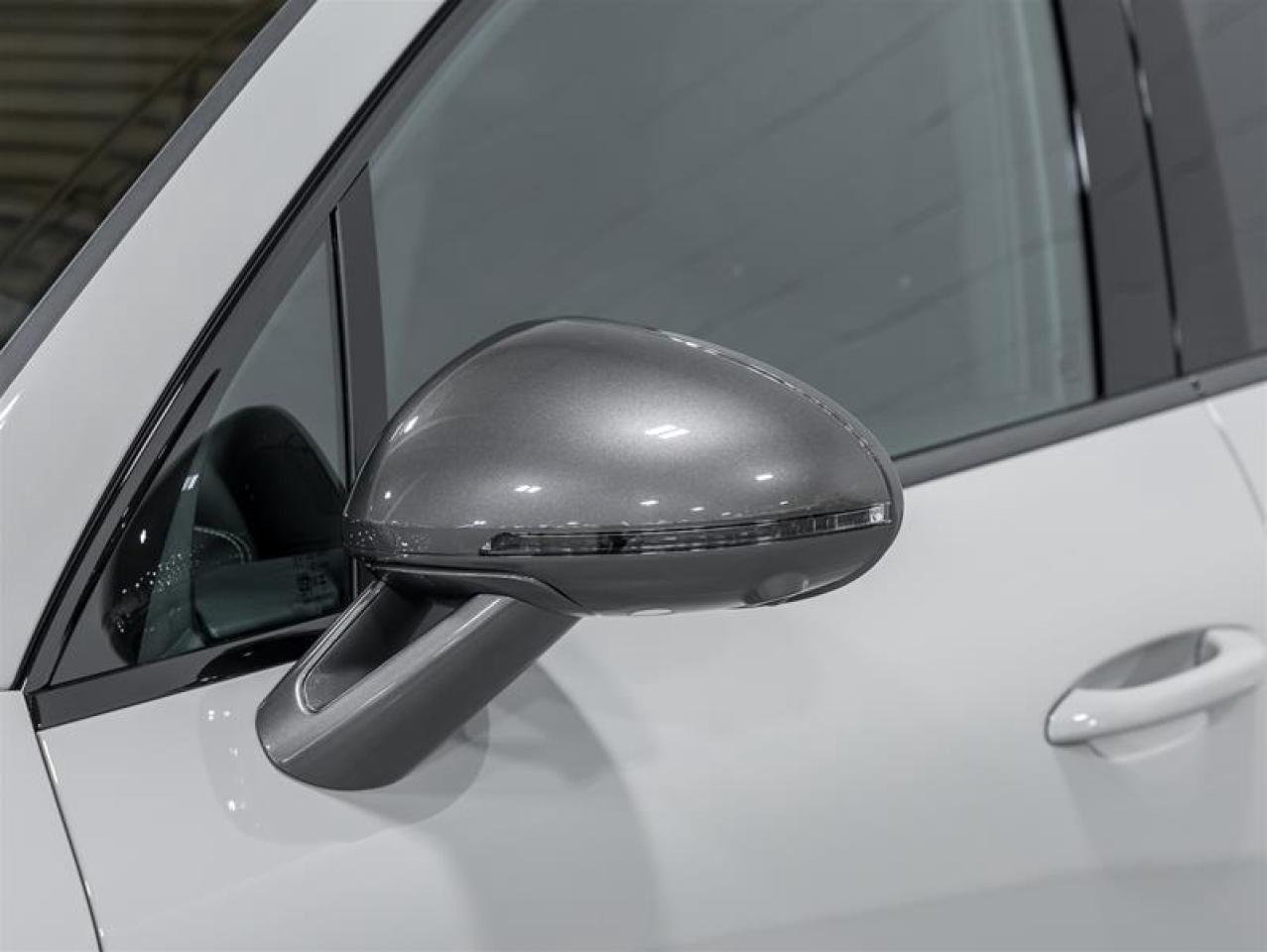 2026 Porsche Macan  Photo