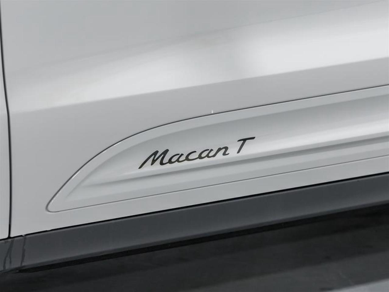 2026 Porsche Macan  Photo