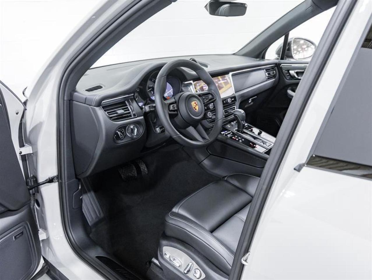 2026 Porsche Macan  Photo