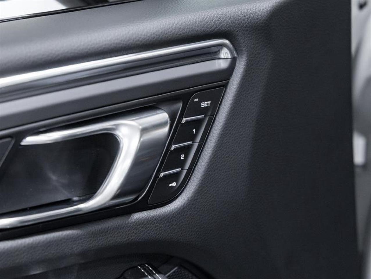 2026 Porsche Macan  Photo