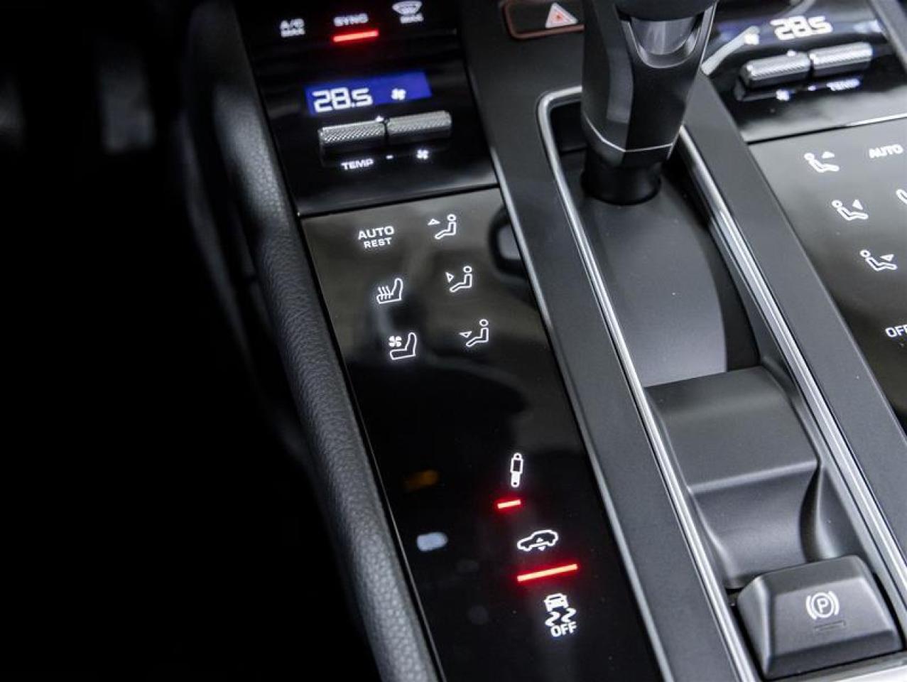 2026 Porsche Macan  Photo