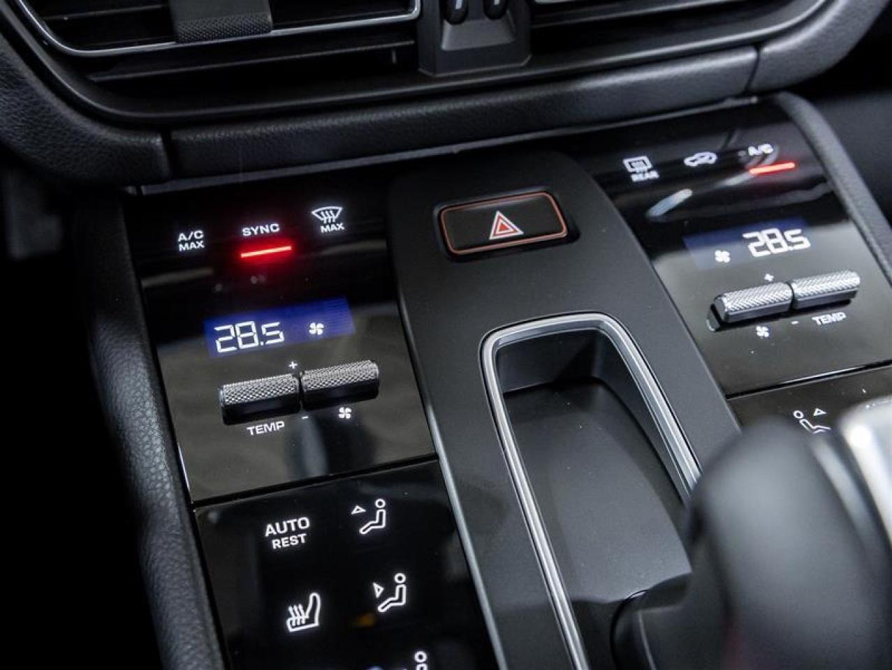 2026 Porsche Macan  Photo