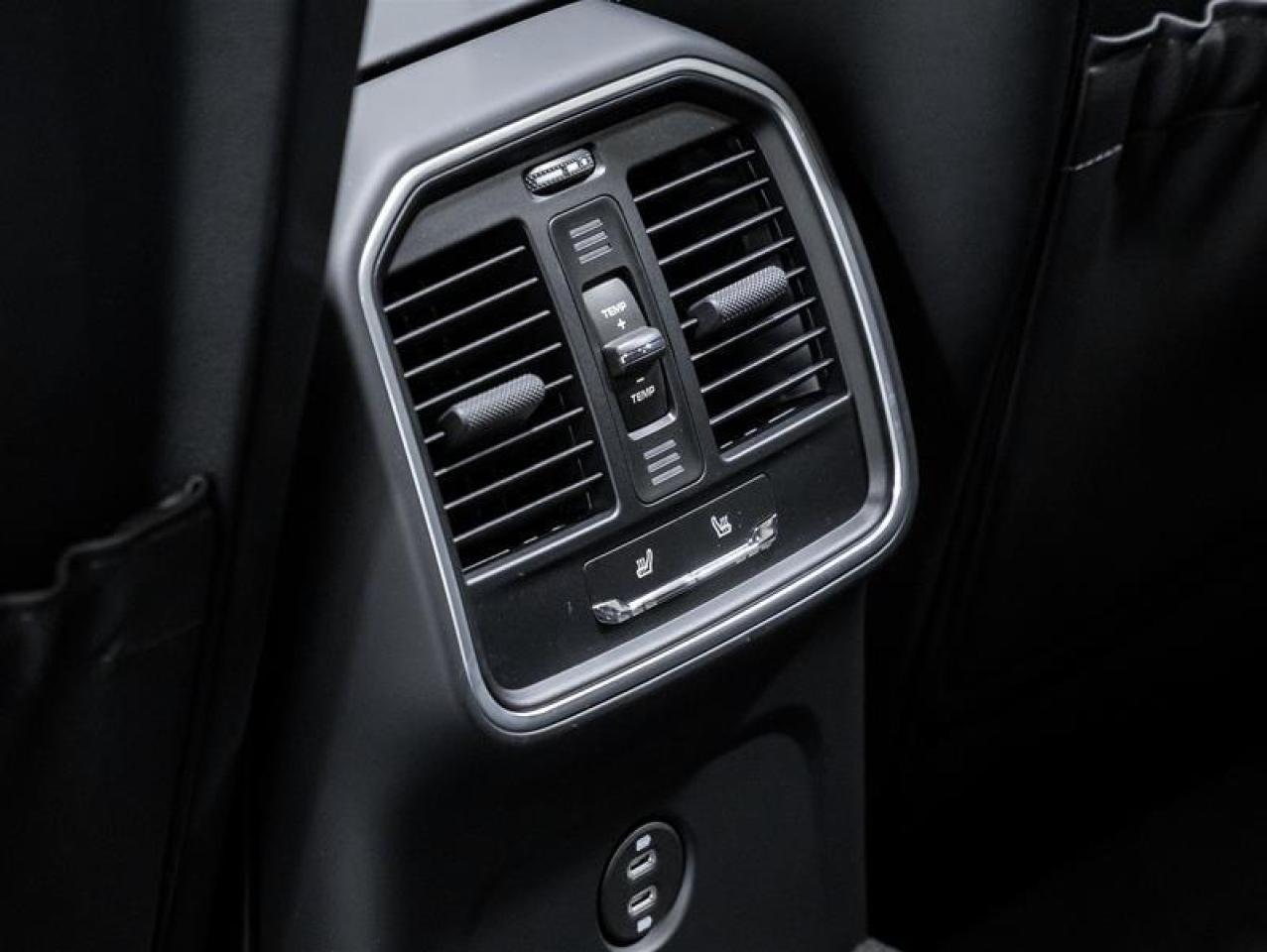 2026 Porsche Macan  Photo