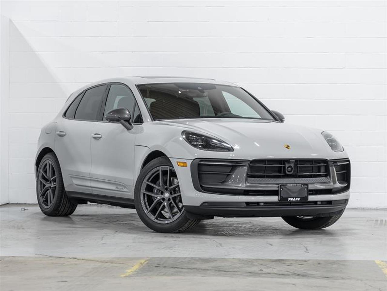 2026 Porsche Macan  Photo