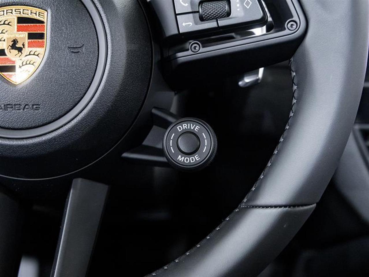 2026 Porsche Macan  Photo