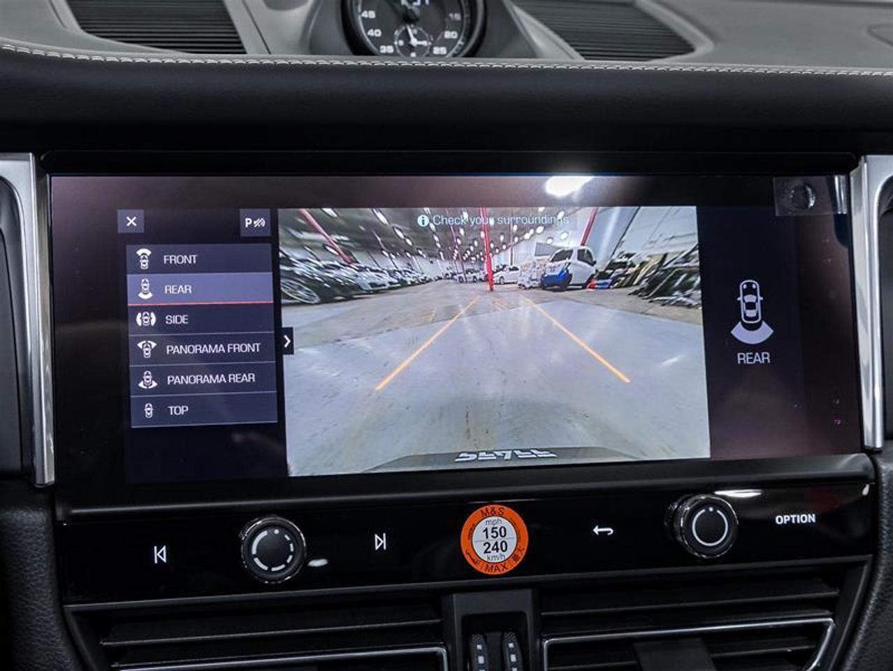 2026 Porsche Macan  Photo