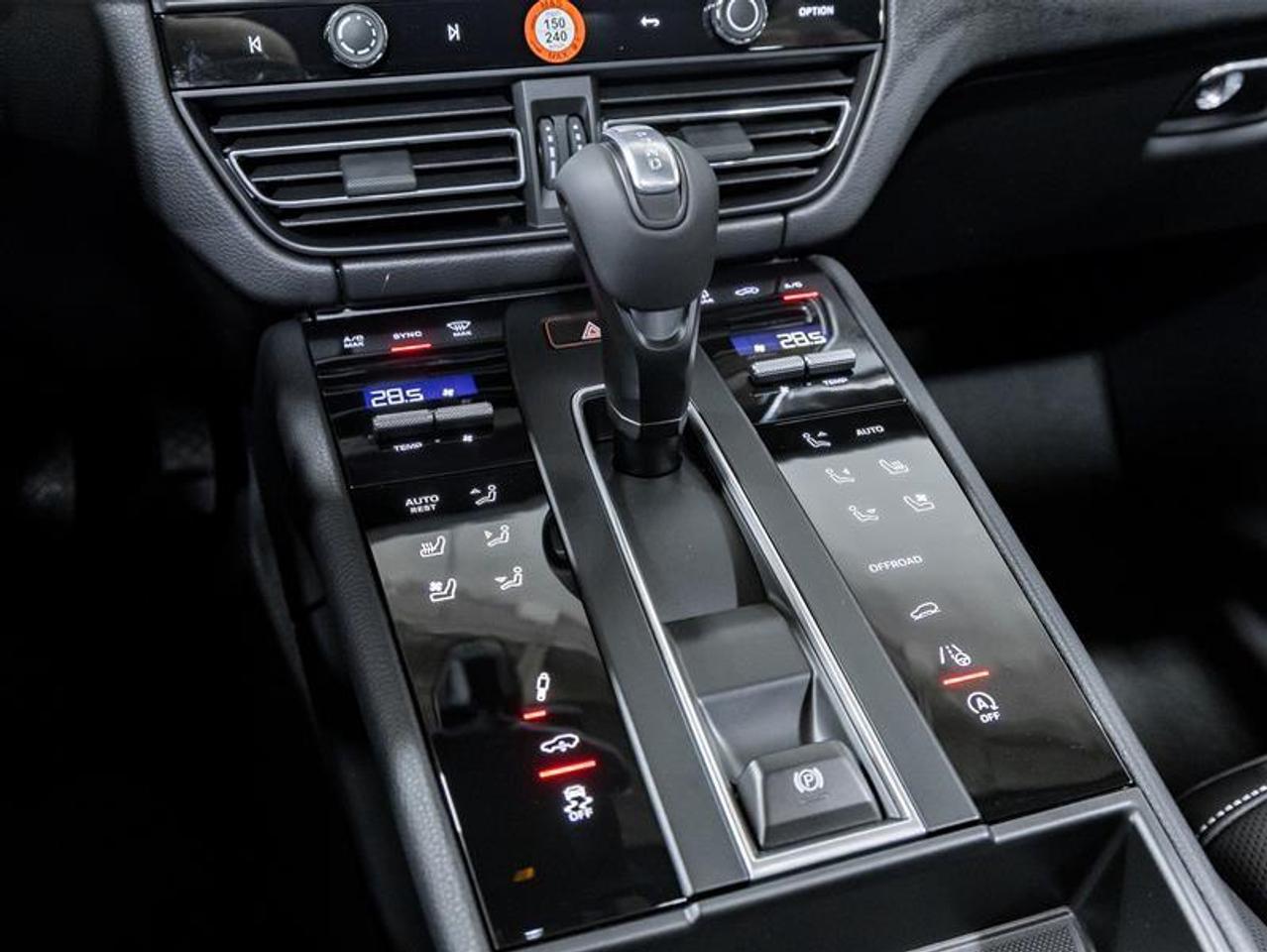 2026 Porsche Macan  Photo