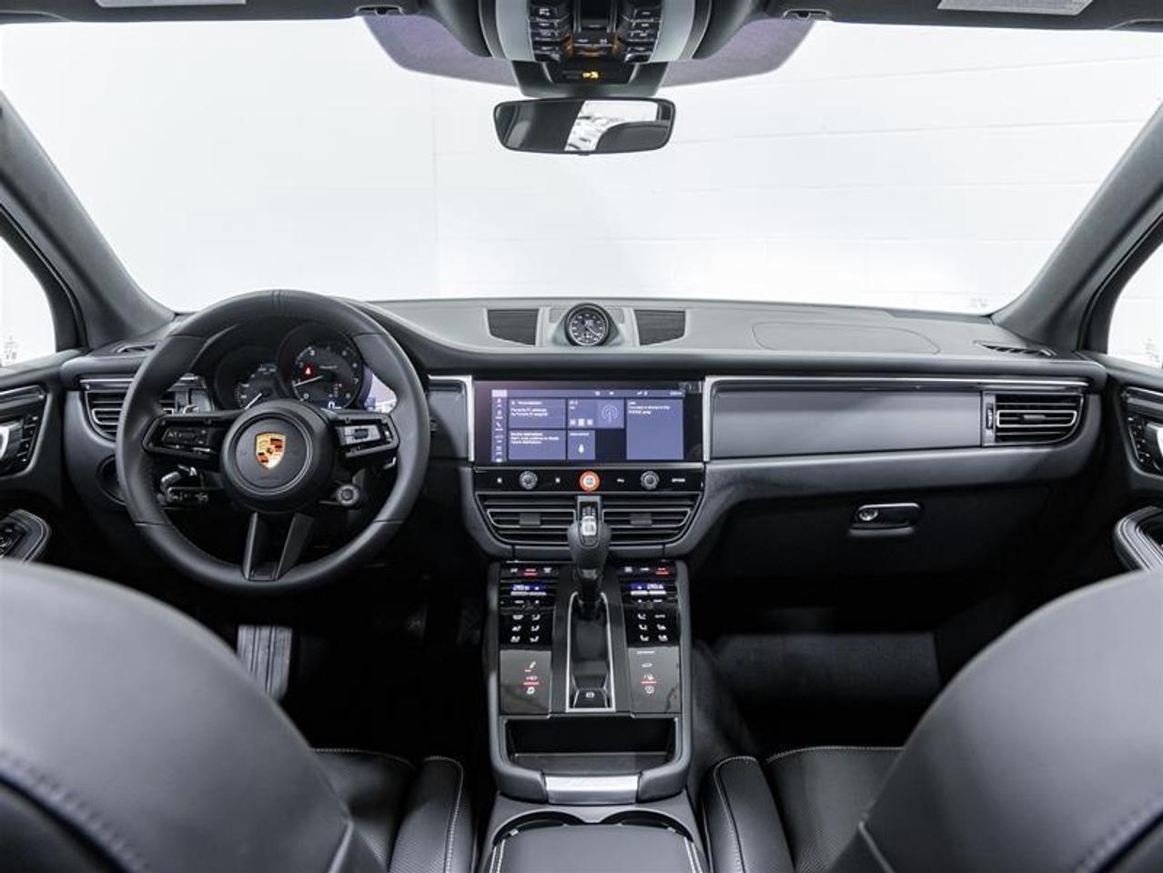 2026 Porsche Macan  Photo