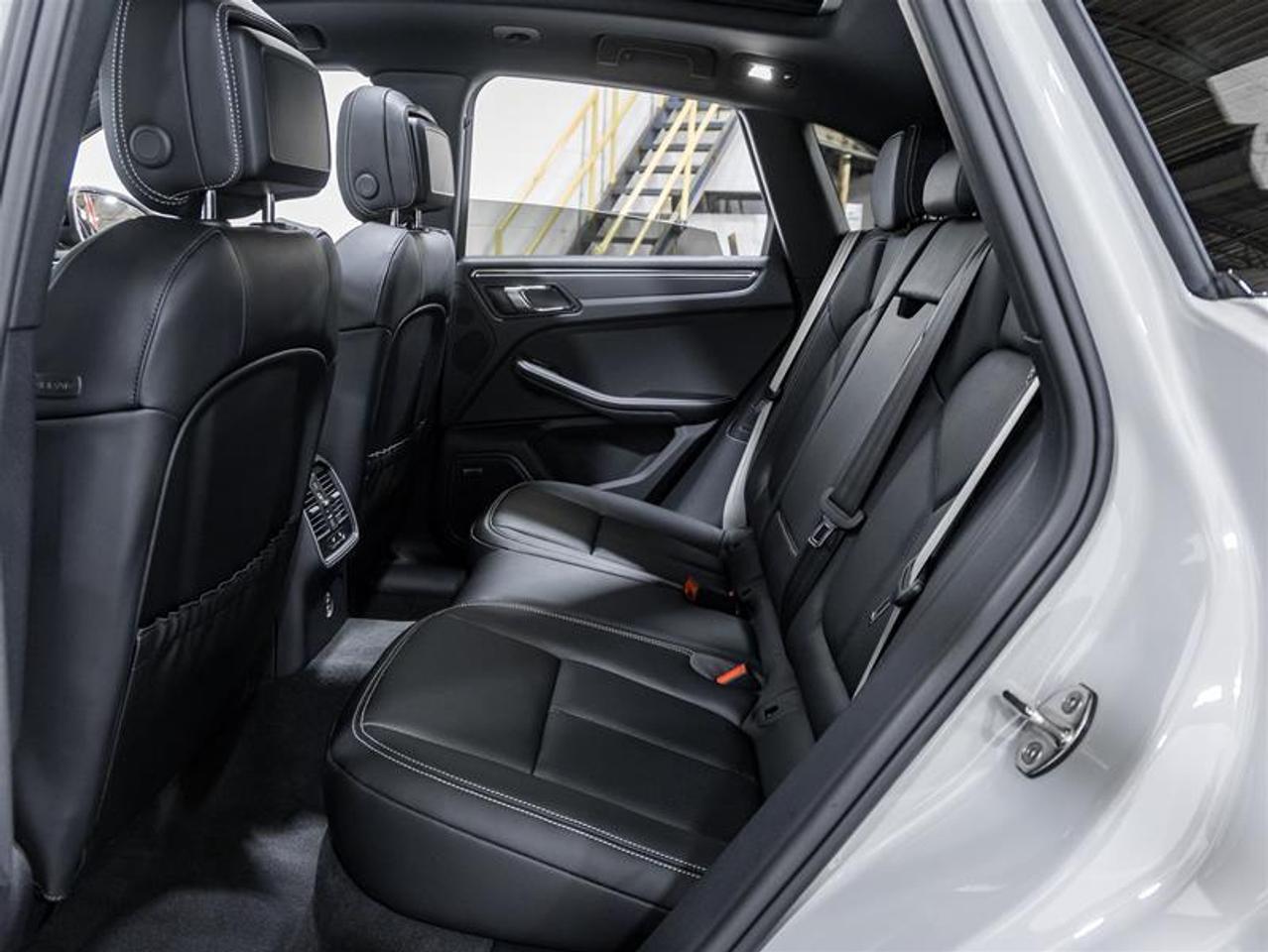 2026 Porsche Macan  Photo