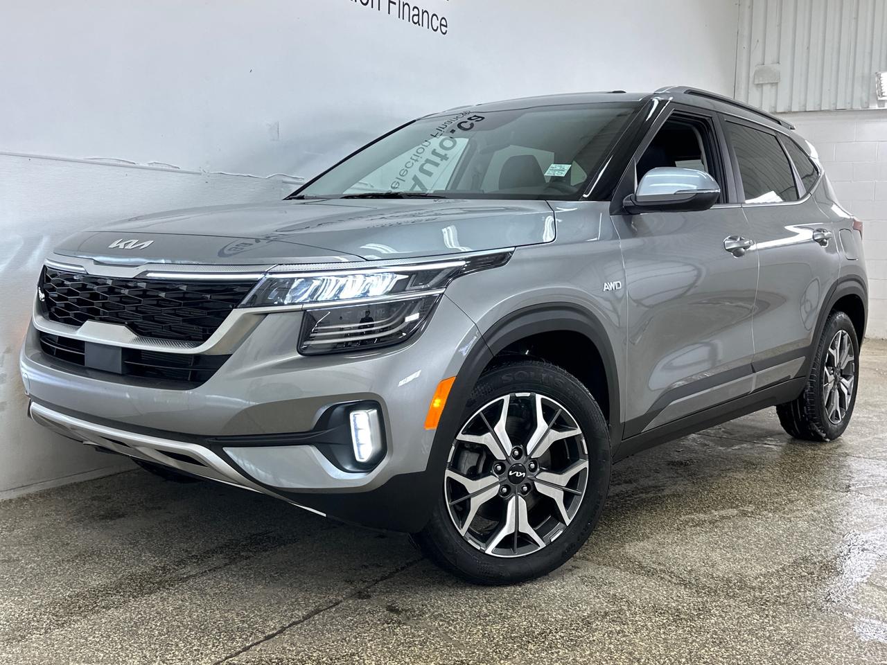 2023 Kia Seltos EX Premium 4dr All-Wheel Drive Photo2