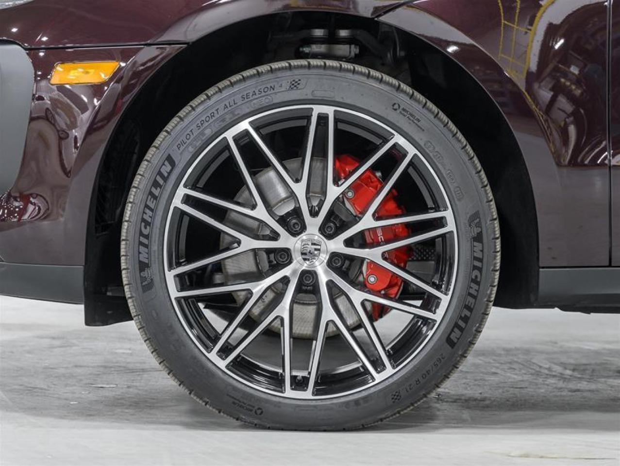 2026 Porsche Macan  Photo