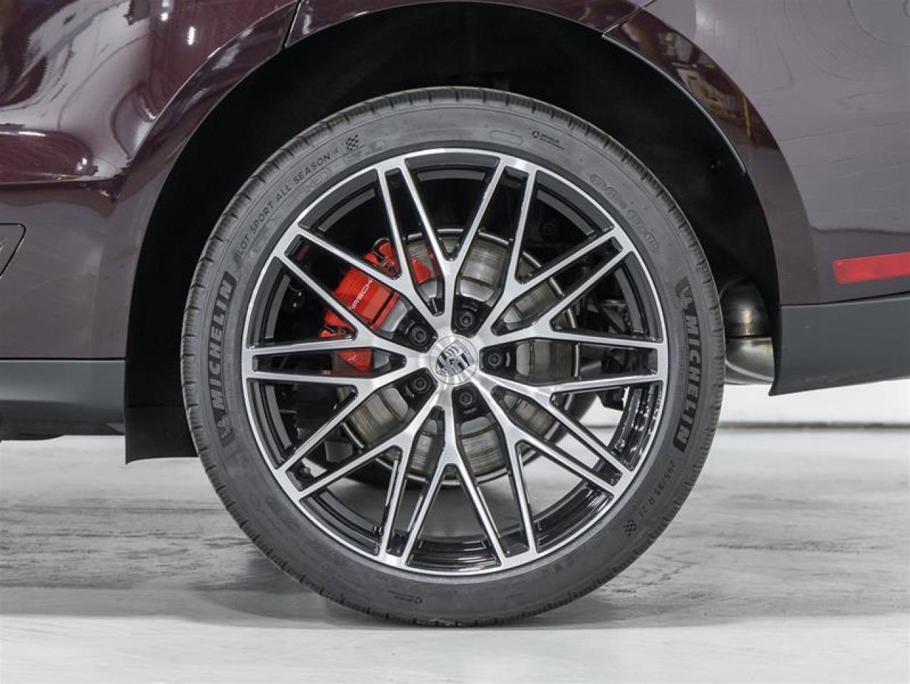 2026 Porsche Macan  Photo