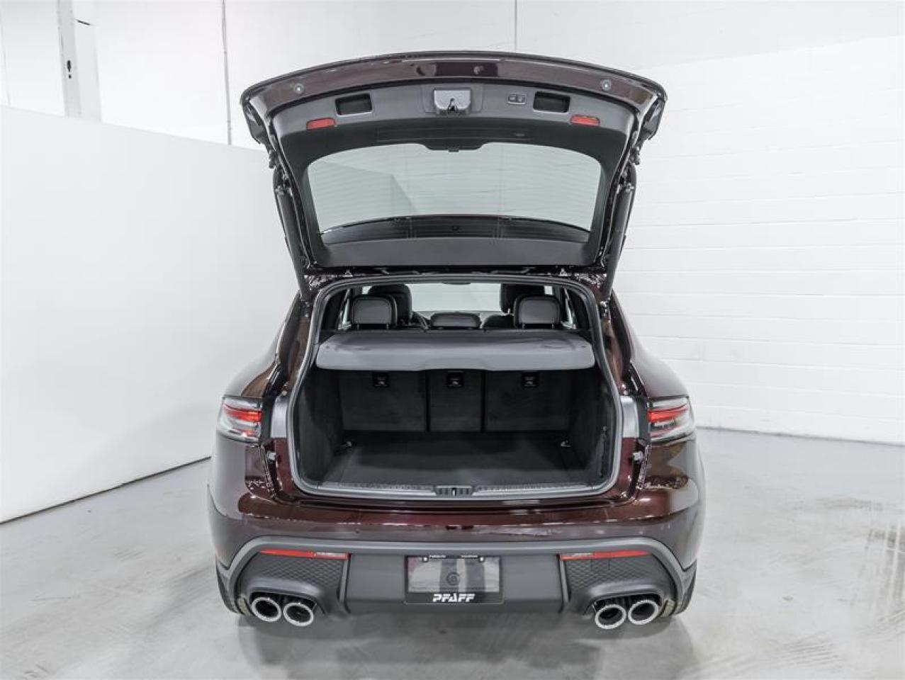 2026 Porsche Macan  Photo