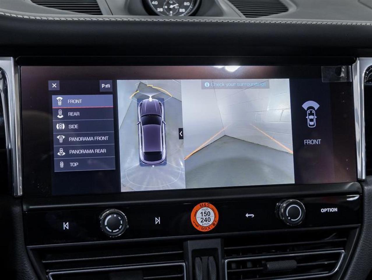 2026 Porsche Macan  Photo