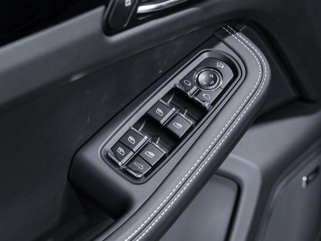 2026 Porsche Macan  Photo