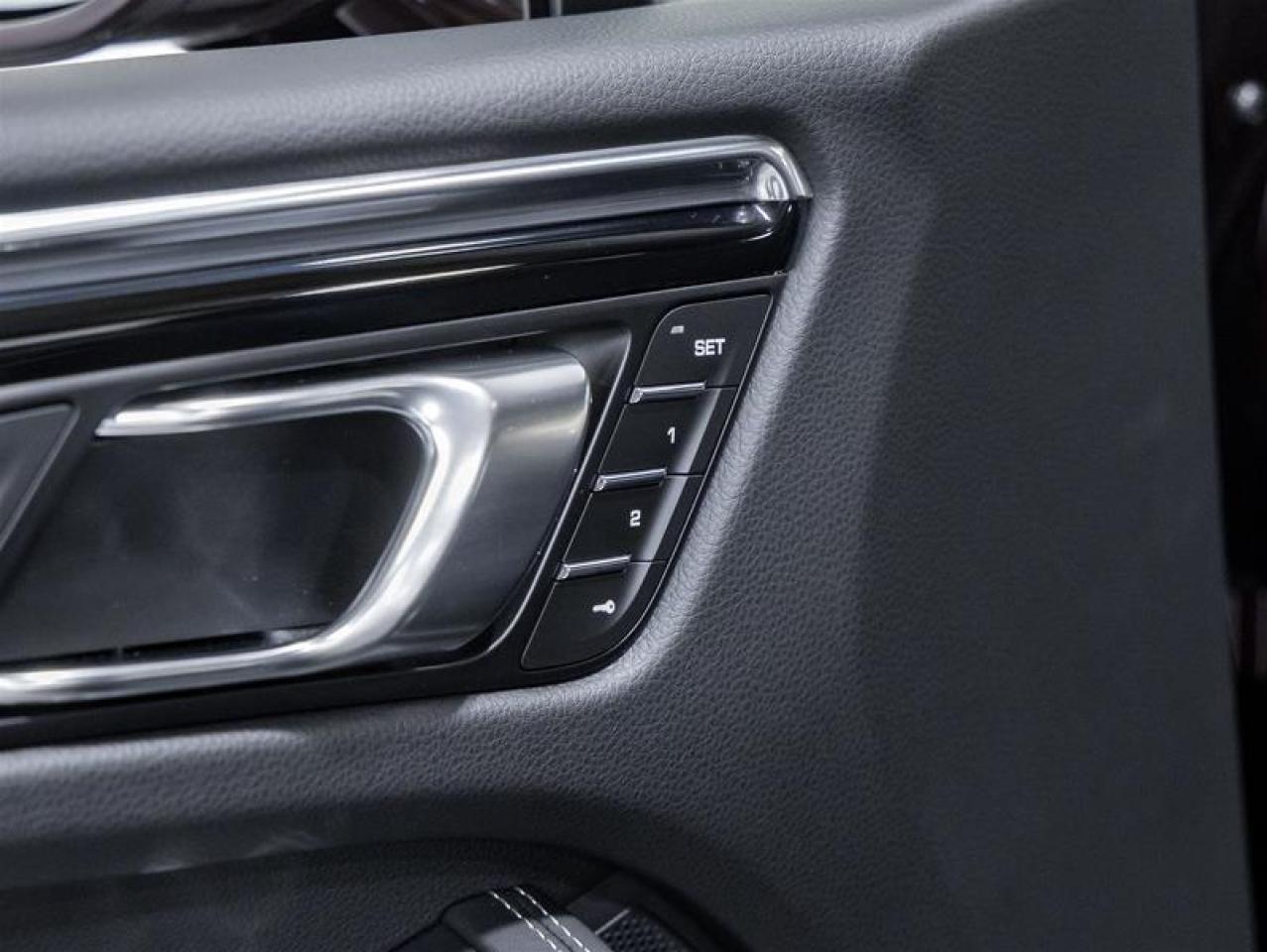 2026 Porsche Macan  Photo