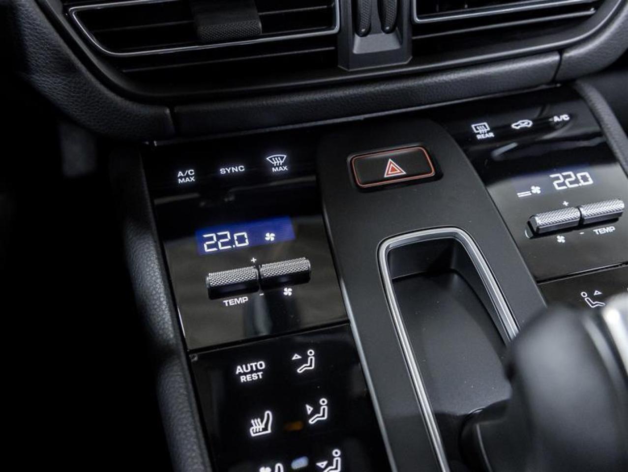 2026 Porsche Macan  Photo