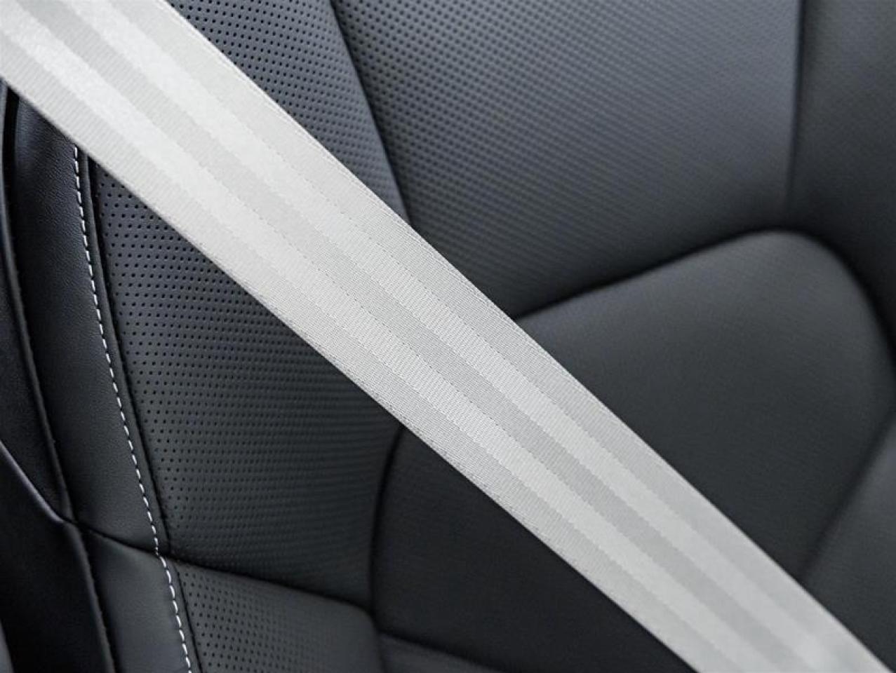 2026 Porsche Macan  Photo