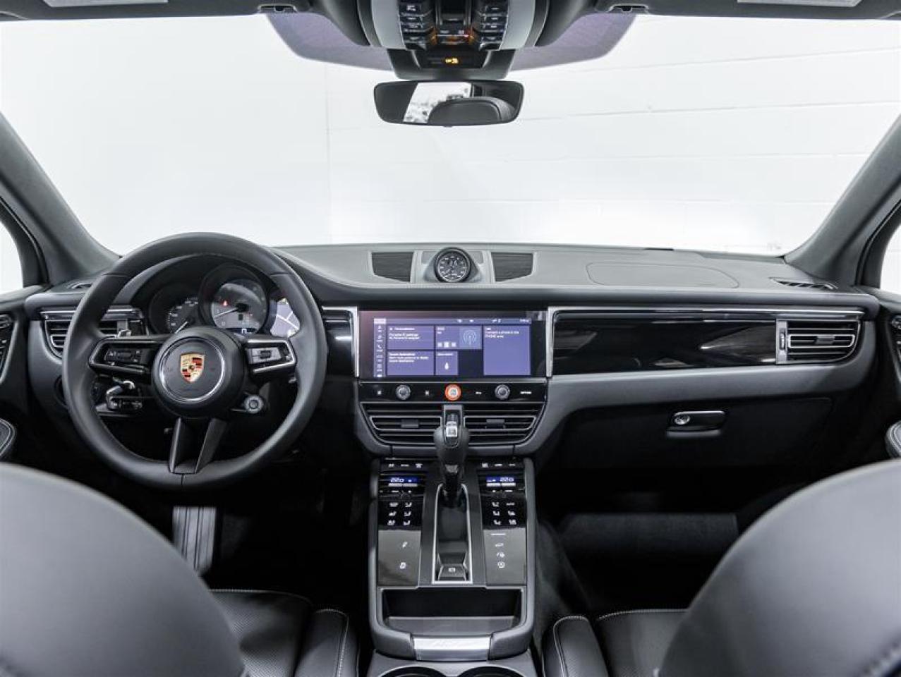 2026 Porsche Macan  Photo