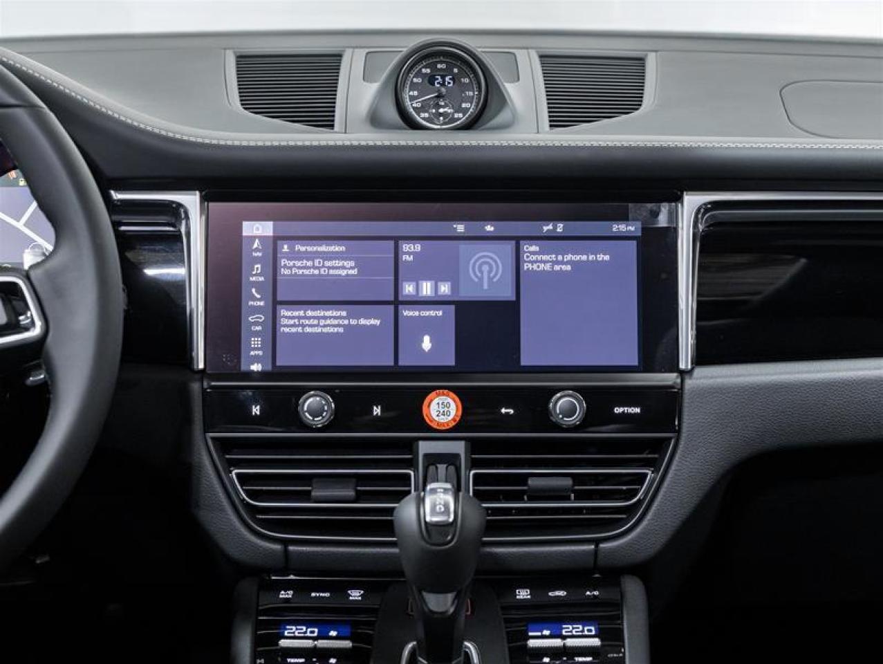 2026 Porsche Macan  Photo