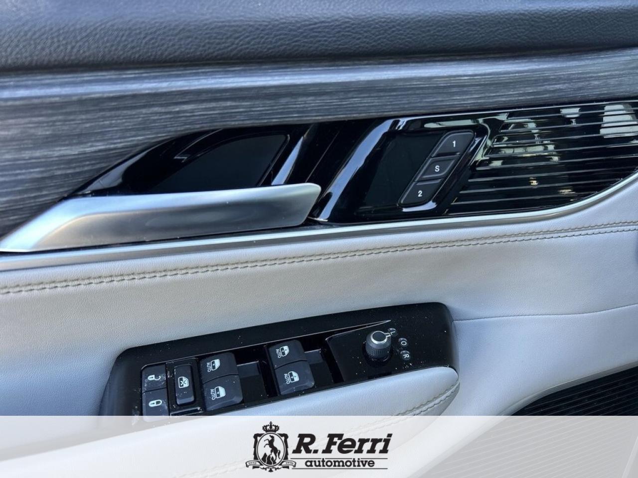 2023 Jeep Wagoneer L Series II 4dr 4x4 Photo