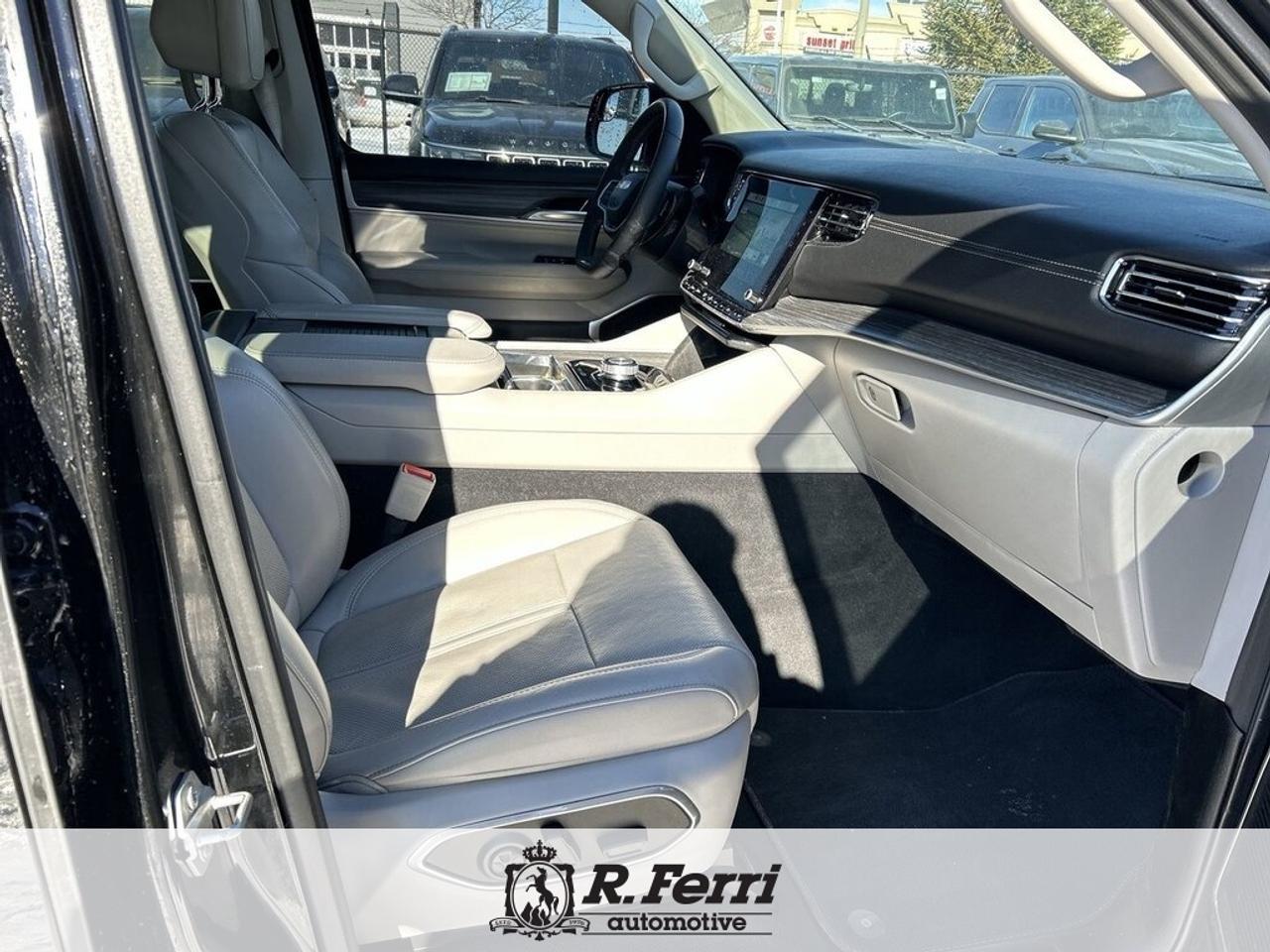 2023 Jeep Wagoneer L Series II 4dr 4x4 Photo