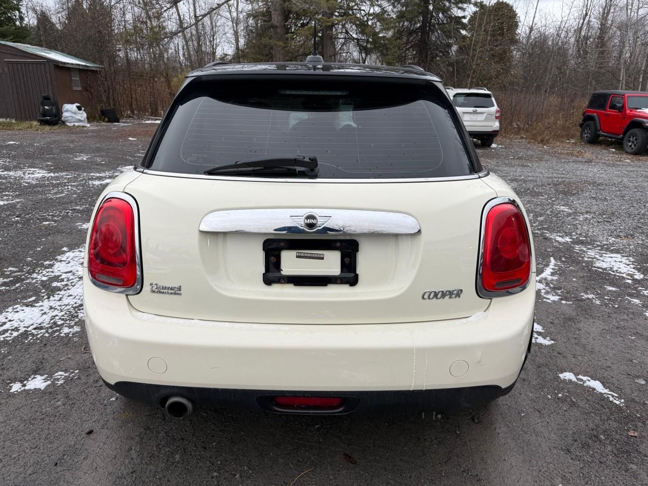 2015 MINI 5 Door Cooper 4dr Hatchback Photo3