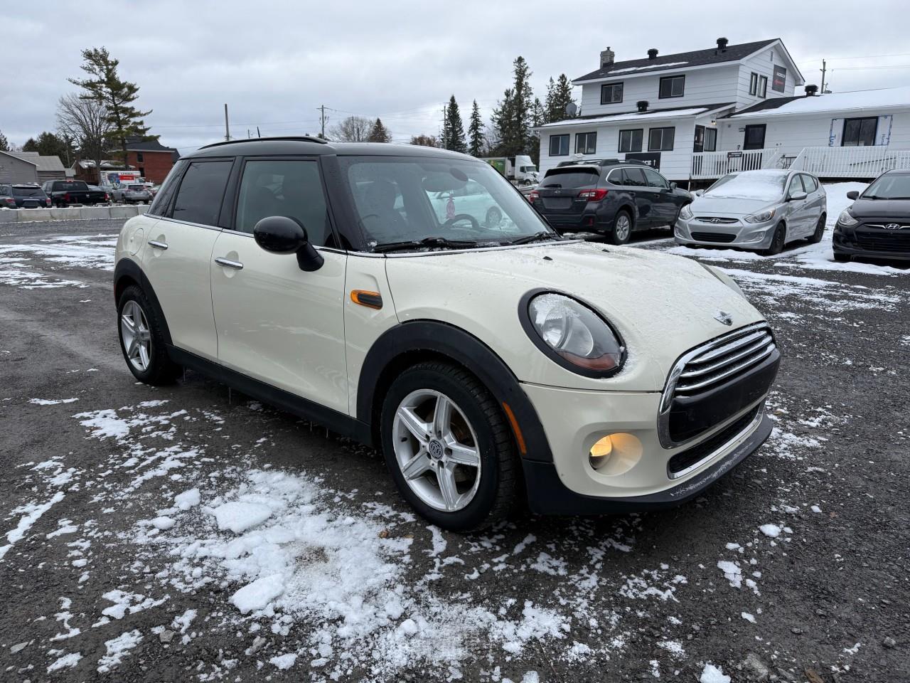 2015 MINI 5 Door Cooper 4dr Hatchback Photo