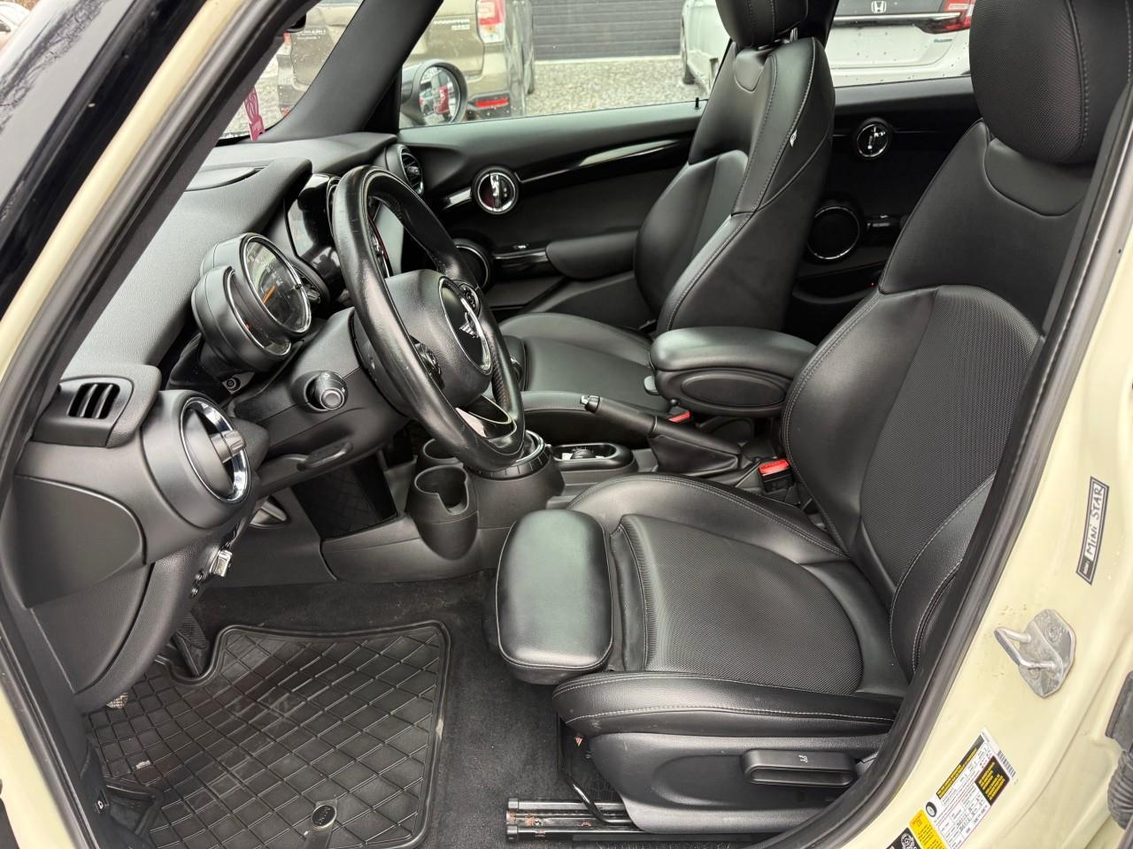 2015 MINI 5 Door Cooper 4dr Hatchback Photo