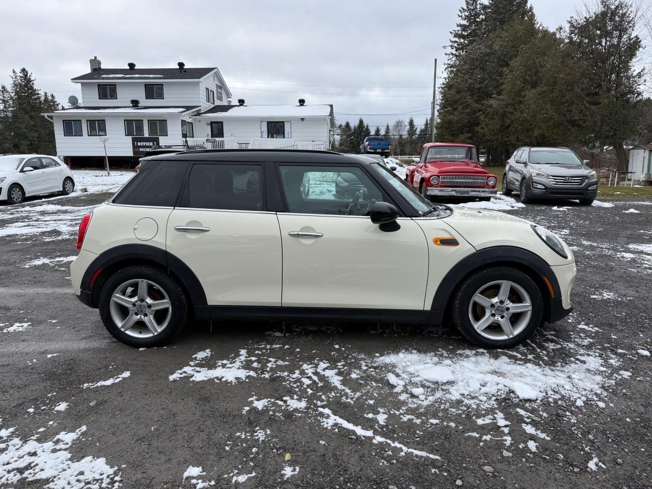 2015 MINI 5 Door Cooper 4dr Hatchback Photo