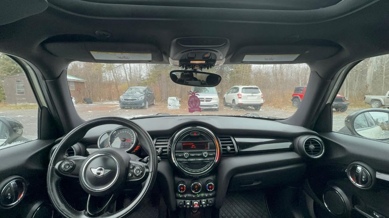 2015 MINI 5 Door Cooper 4dr Hatchback Photo