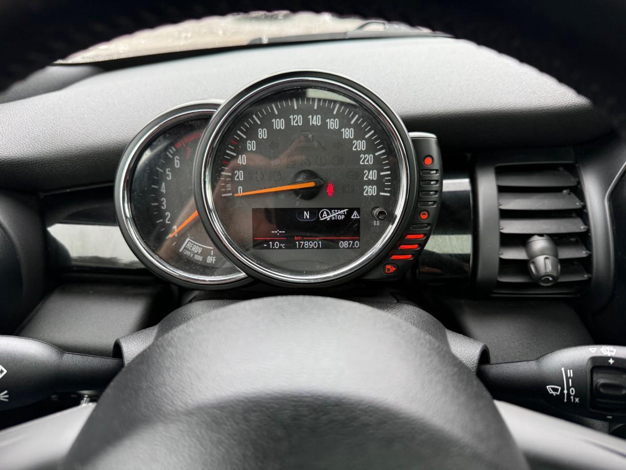 2015 MINI 5 Door Cooper 4dr Hatchback Photo