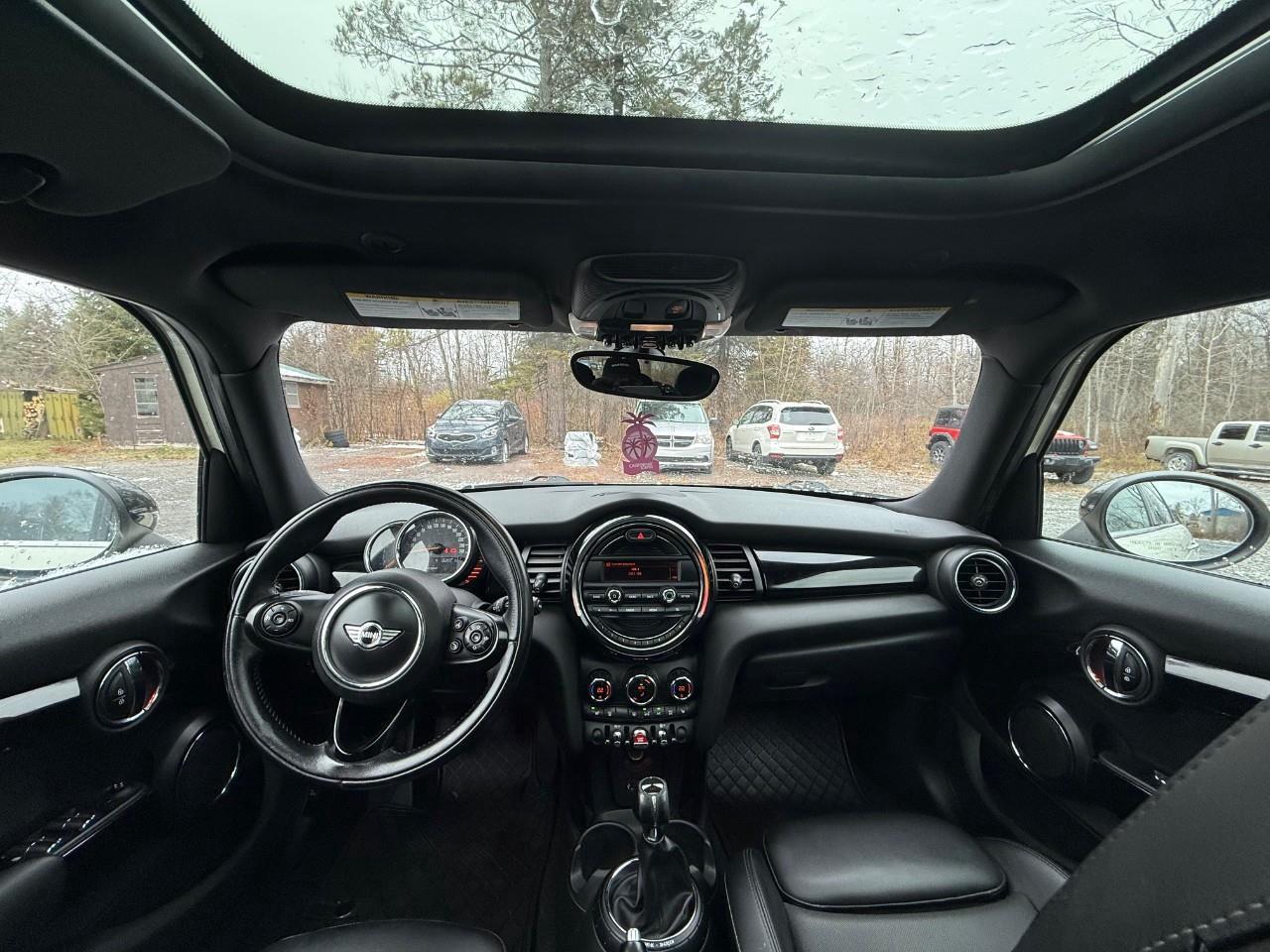 2015 MINI 5 Door Cooper 4dr Hatchback Photo