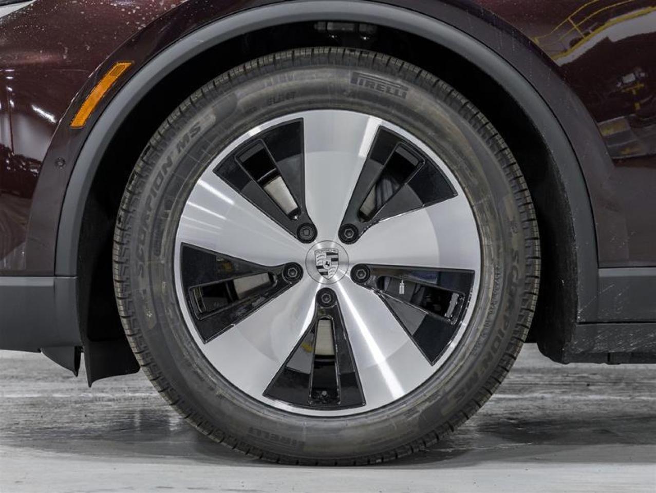 2024 Porsche Macan  Photo