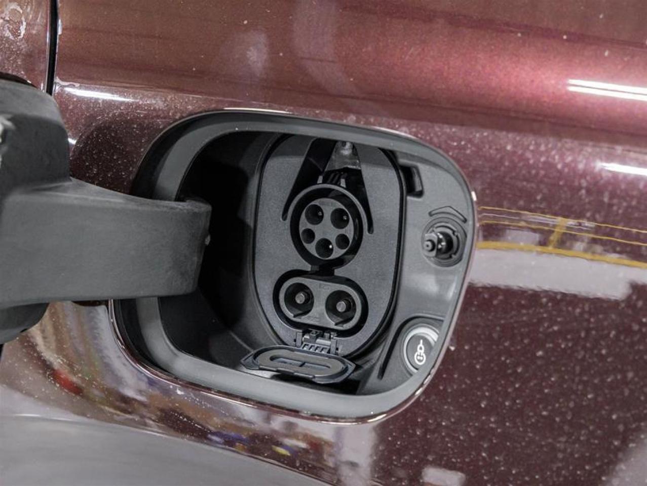 2024 Porsche Macan  Photo