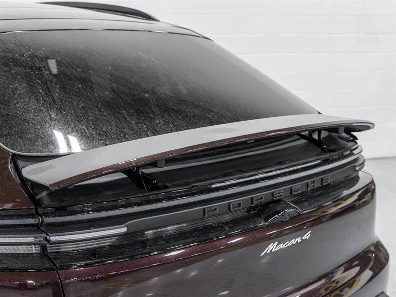 2024 Porsche Macan  Photo