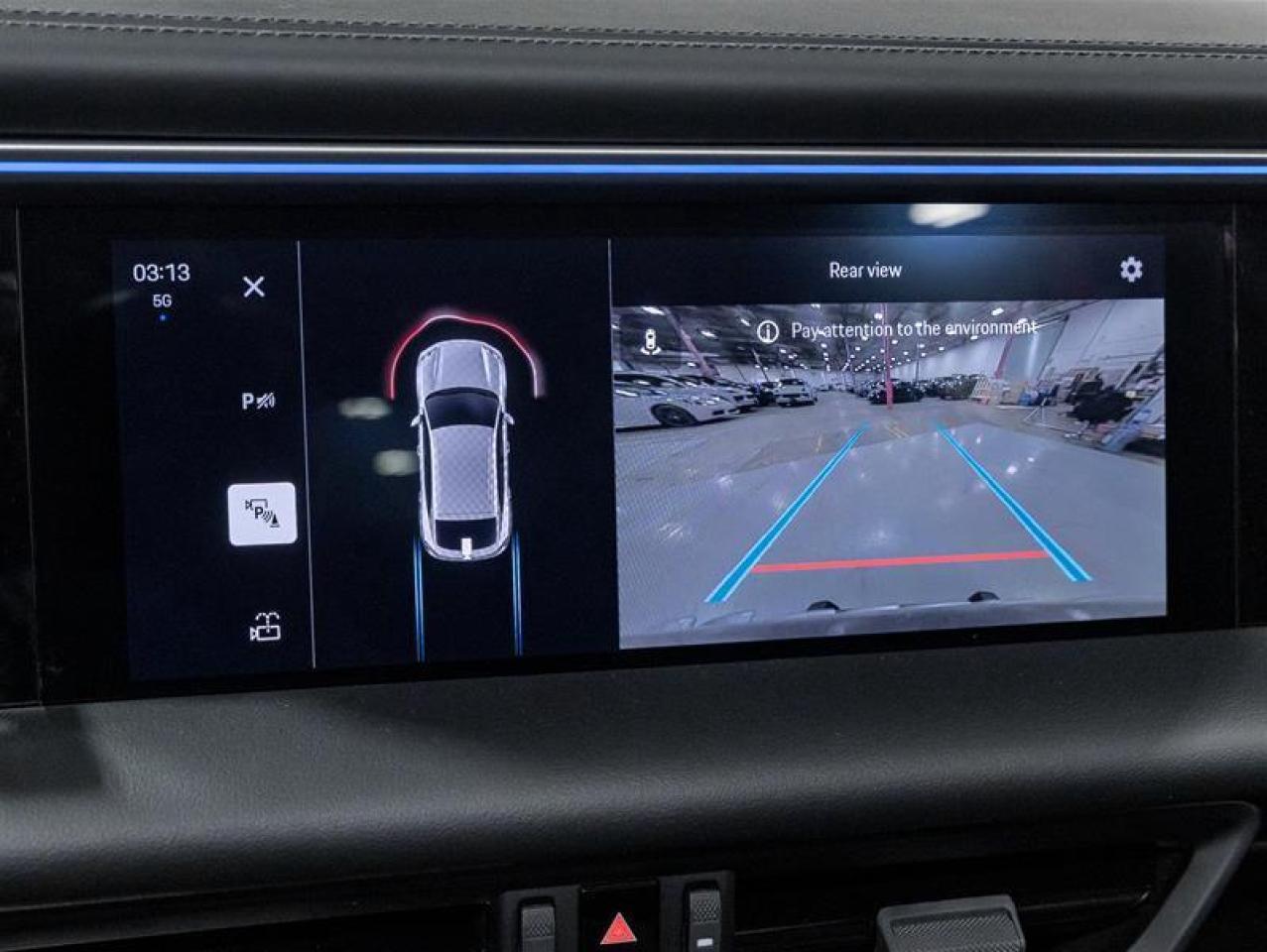 2024 Porsche Macan  Photo