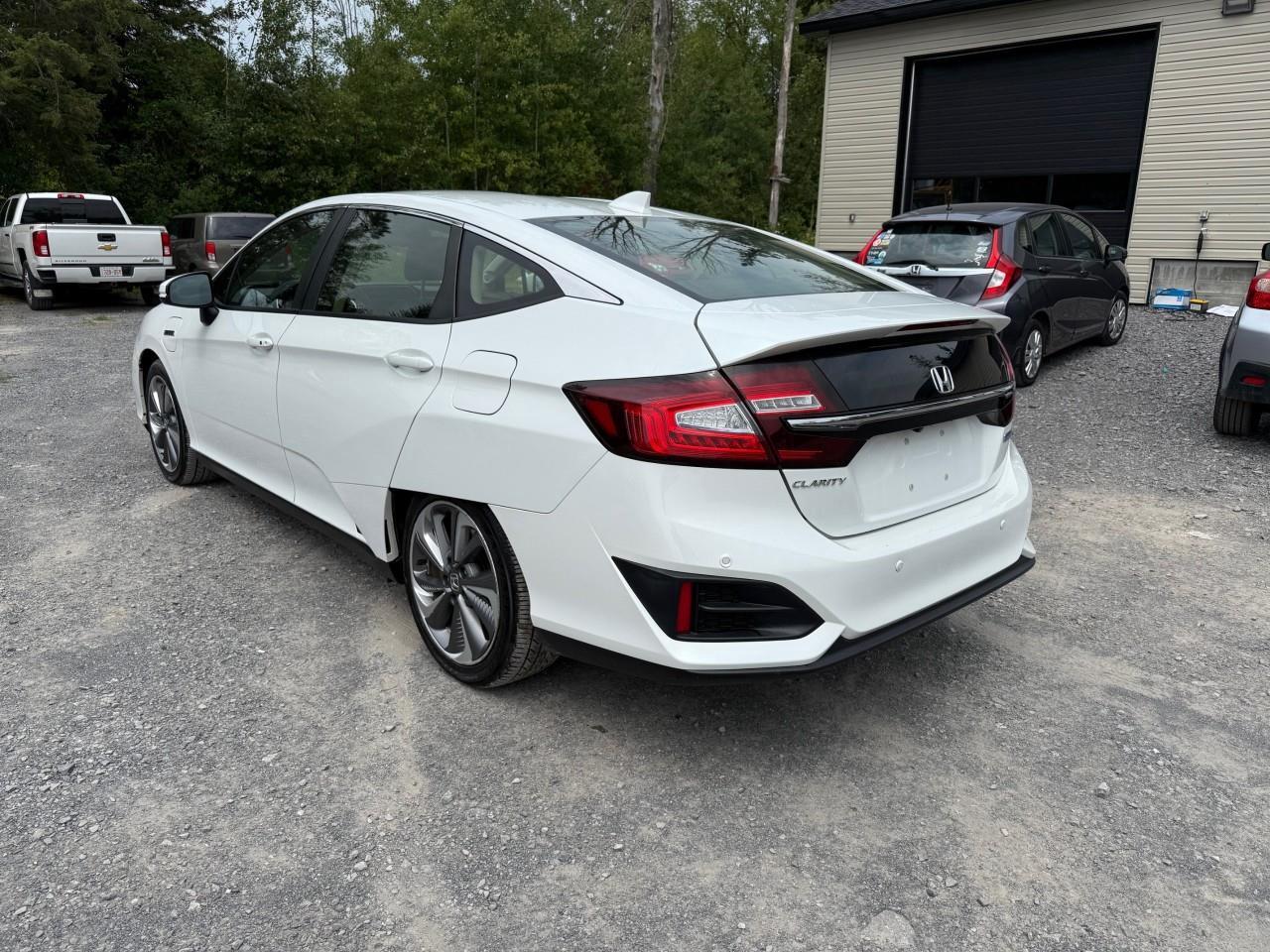 2018 Honda Clarity Plug-In Hybrid Base 4dr Sedan Photo