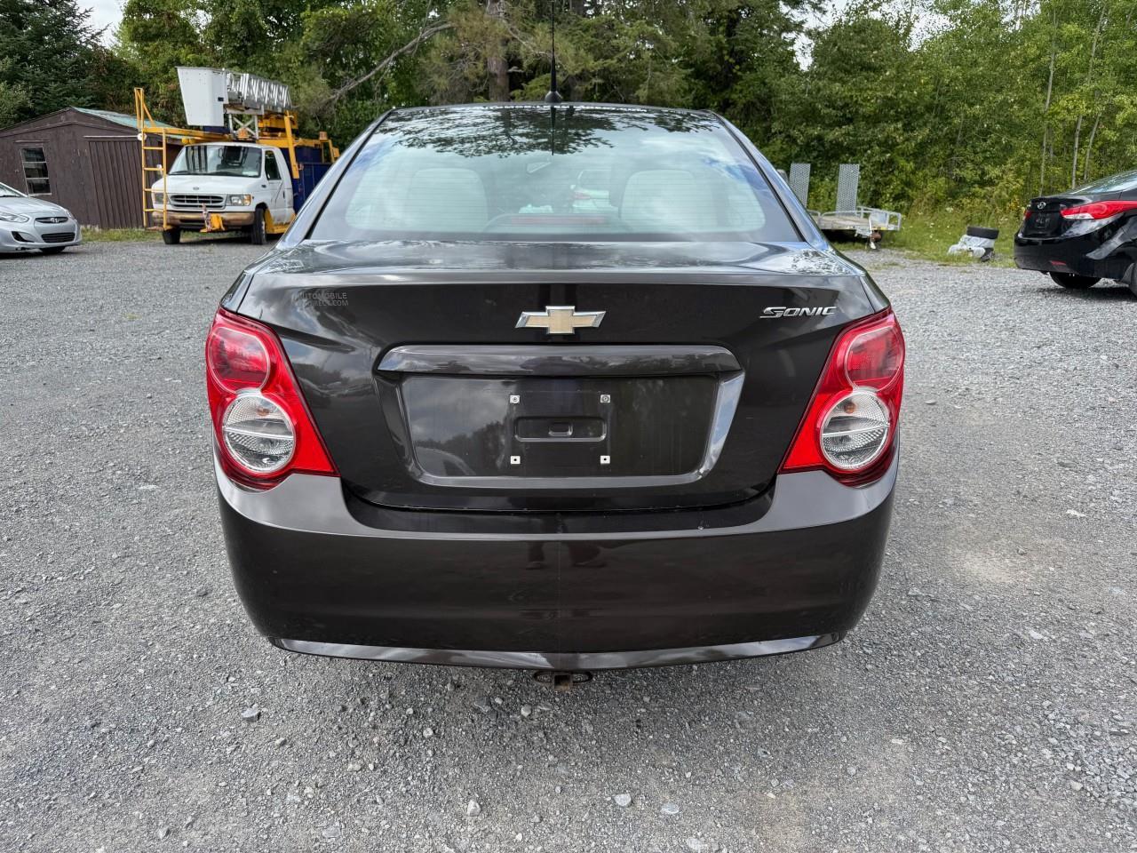 2014 Chevrolet Sonic LS Auto 4dr Sedan Photo3