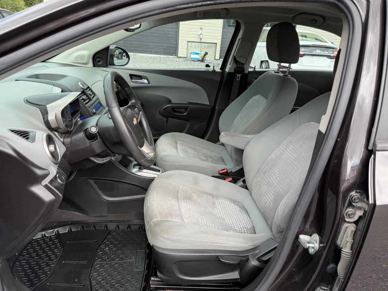 2014 Chevrolet Sonic LS Auto 4dr Sedan Photo