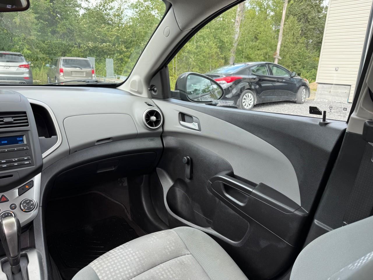 2014 Chevrolet Sonic LS Auto 4dr Sedan Photo