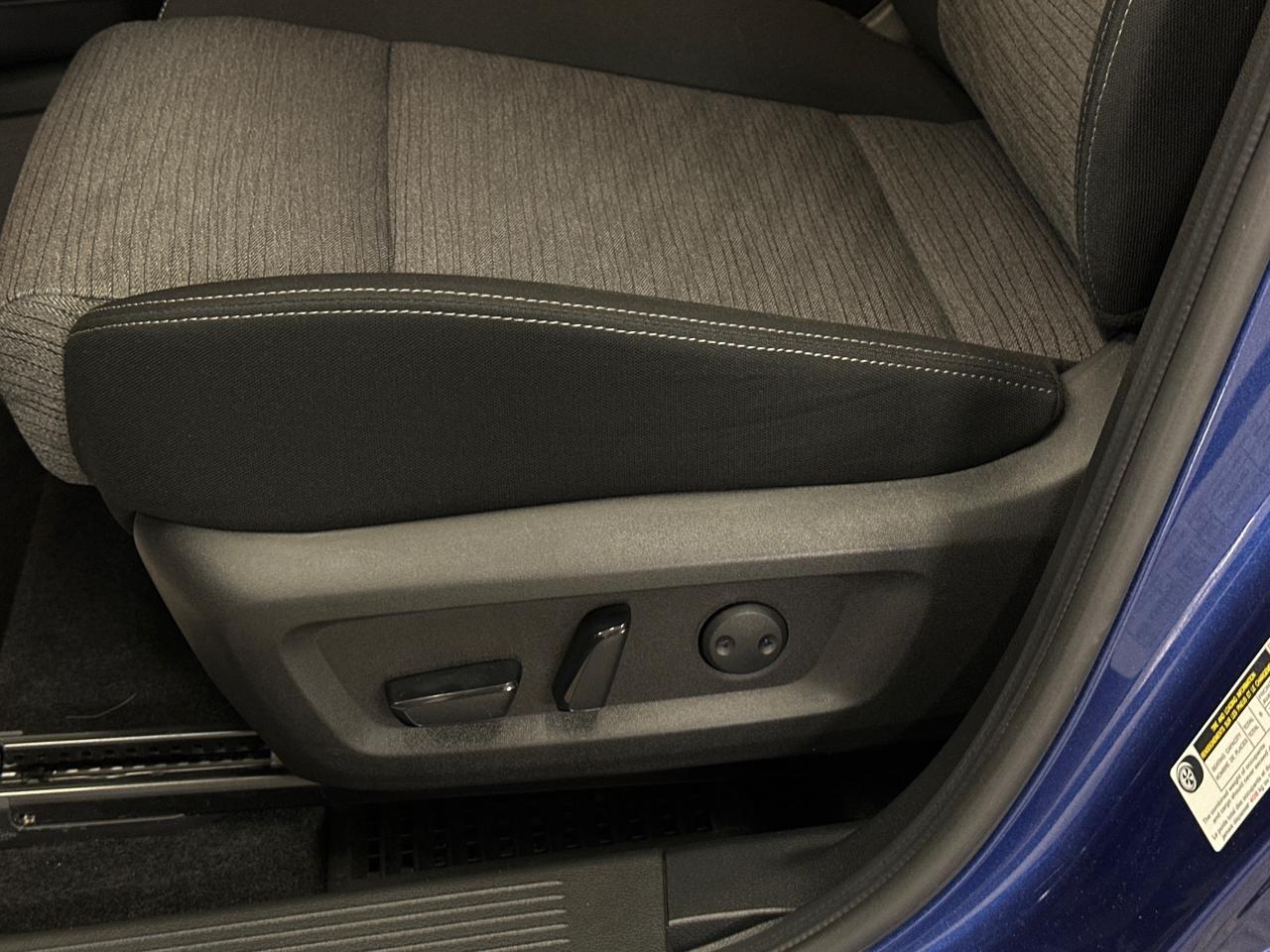 2023 Nissan Rogue SV Moonroof 4dr All-Wheel Drive Sport Utility Photo