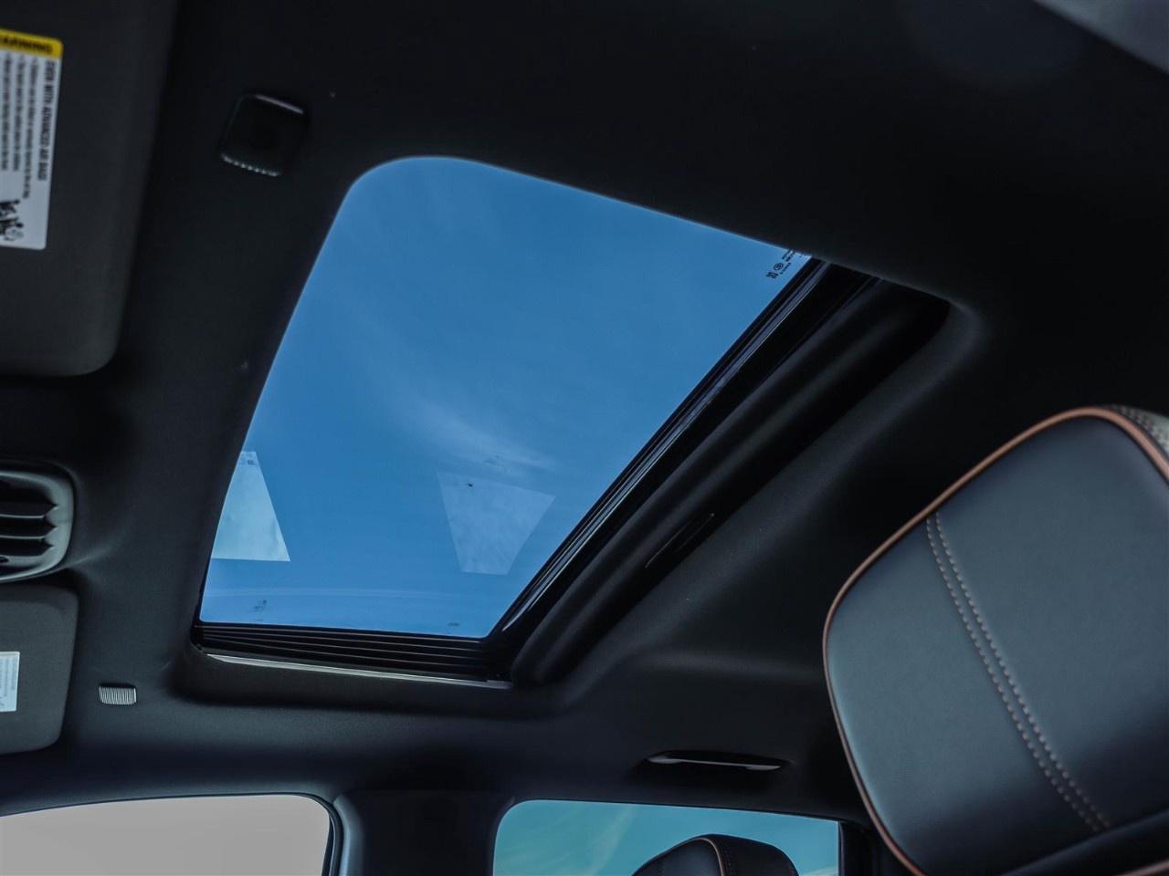 2026 GMC Canyon Crew Cab Short Box 4-Wheel Drive AT4 Photo